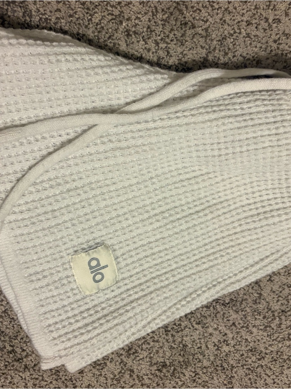 ALO Yoga cashmere waffle shorts - Picture 4 of 5
